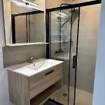 Apartment 3 Pieces Silencieux Plein Centre Parking Clim Patio *