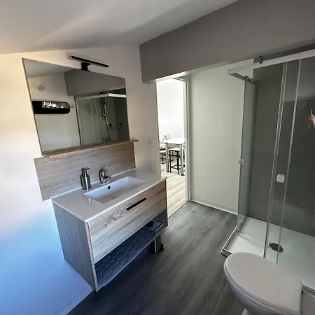 3 Pieces Silencieux Plein Centre Parking Clim Patio דירה *