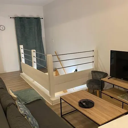 3 Pieces Silencieux Plein Centre Parking Clim Patio פואה