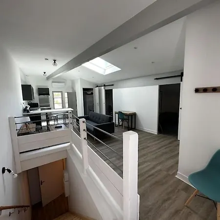 T3 Silencieux Plein Centre Parking Clim Patio * Foix