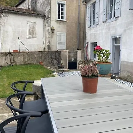 T3 Silencieux Plein Centre Parking Clim Patio *