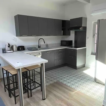 아파트 3 Pieces Silencieux Plein Centre Parking Clim Patio 푸아