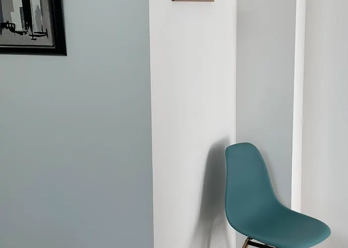 Apartment 3 Pieces Silencieux Plein Centre Parking Clim Patio *